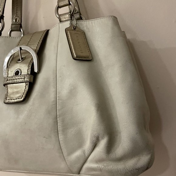 Coach F18751 Soho East West Ivory & Gold  Shoulder Hand Bag Purse Buckle Charm - Picture 4 of 16